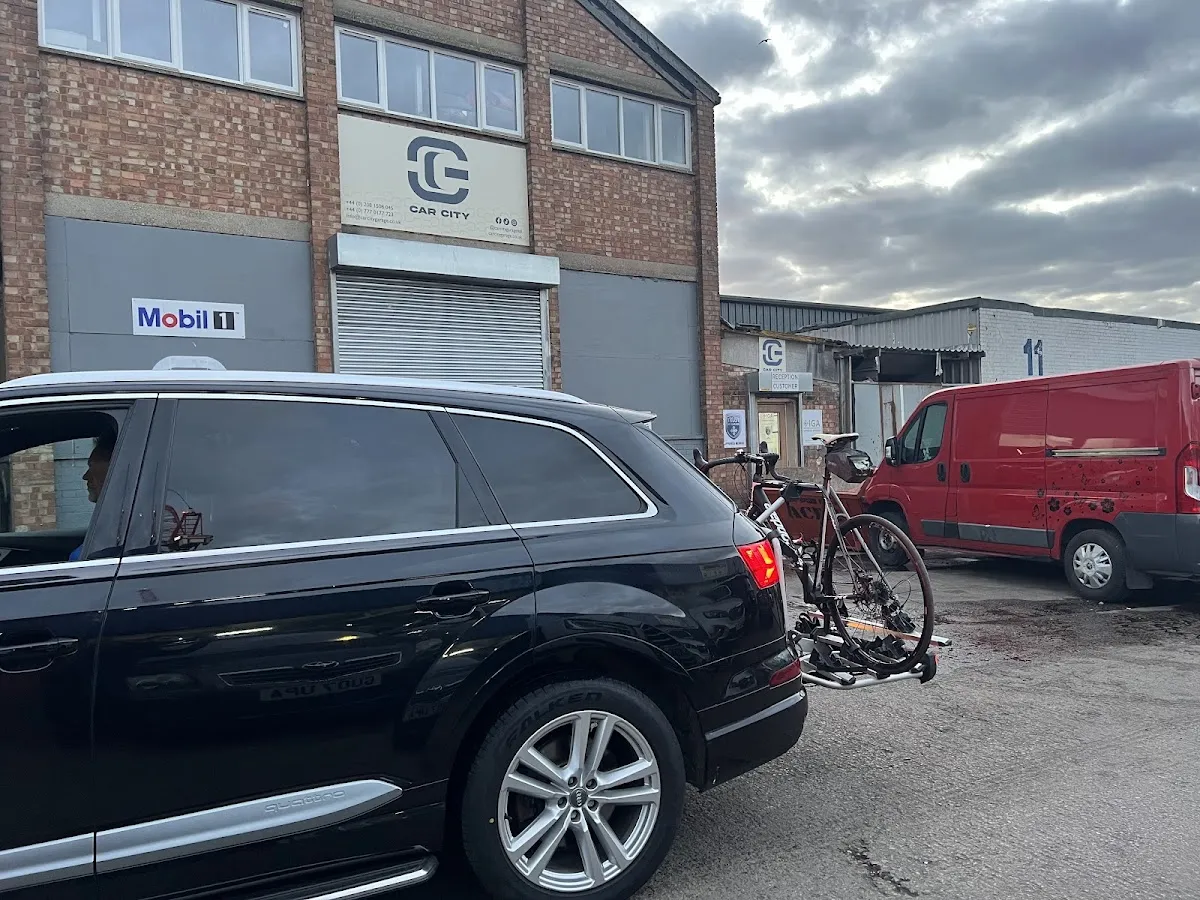 Car City Mechanic Garage, London